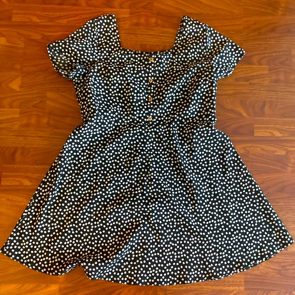 SHEIN Black Floral Short Sleeve Dress